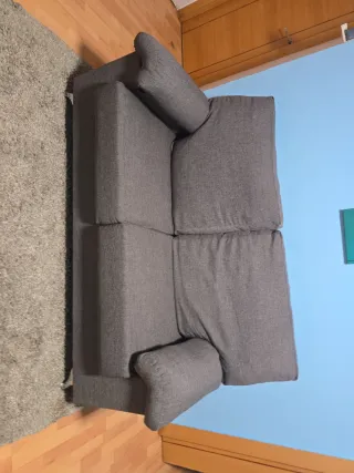 Sofá de tela gris