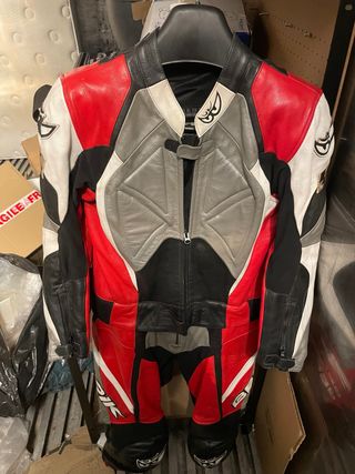 Mono de moto mujer Berik rojo y blanco