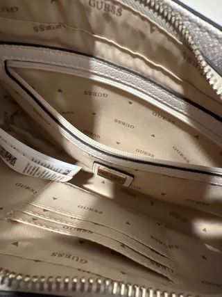 Bolso Guess Beige y Dorado