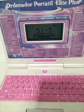 Ordenador infantil rosa con ratón