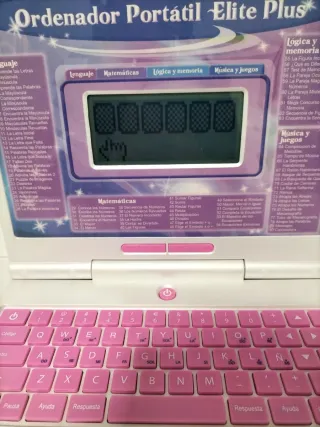 Ordenador infantil rosa con ratón