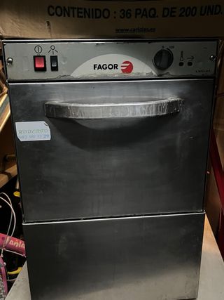 Lavavajillas industrial Fagor 40x40