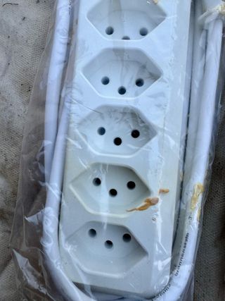 CIABATTA ATTACCO SVIZZERO 5 PRESE CON INTERRUTTORE