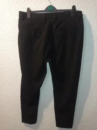 Pantalón de pinzas Zara Talla 42 Negro