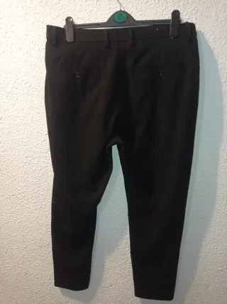 Pantalón de pinzas Zara Talla 42 Negro
