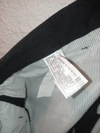 Pantalón de pinzas Zara Talla 42 Negro