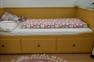 Cama Ikea con cajones