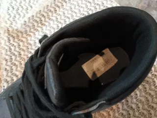 Botas Guess negras y grises solo dos usos