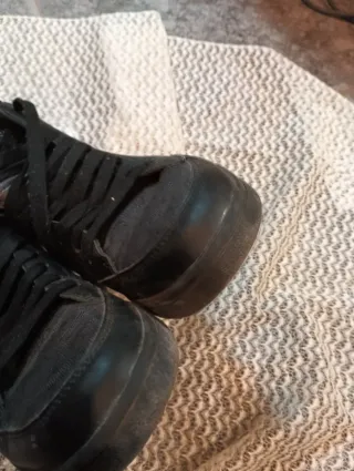 Botas Guess negras y grises solo dos usos