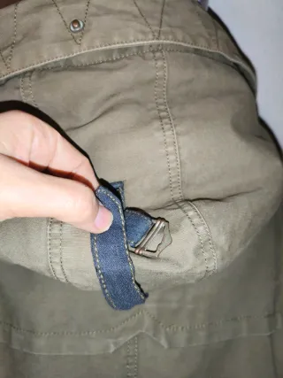 Parka verde militar con forro peludo Talla L