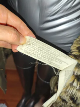 Parka verde militar con forro peludo Talla L