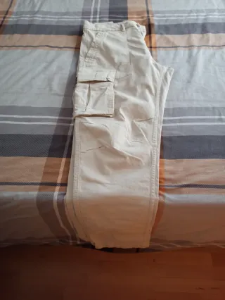 Pantalón cargo Zara hombre beige