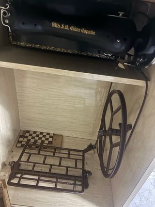 Maquina de coser alfa , antigua