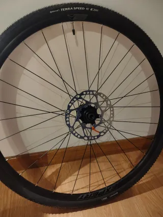 Rodas Merida Expert + Conti Terra Speed + Discos