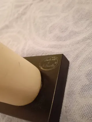 Statuetta da collezione in ceramica. G. Gusella.