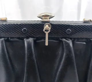 Pochette anni '80 nera
