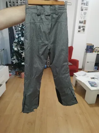 Pantalón esquí T. 122/128 (6-8 años) con guantes