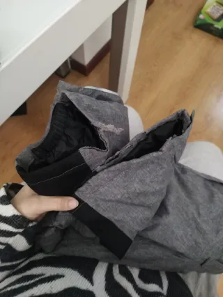 Pantalón esquí T. 122/128 (6-8 años) con guantes