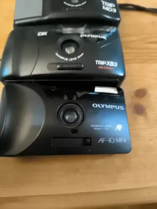 Lotto di 5 fotocamere Olympus per ricambi