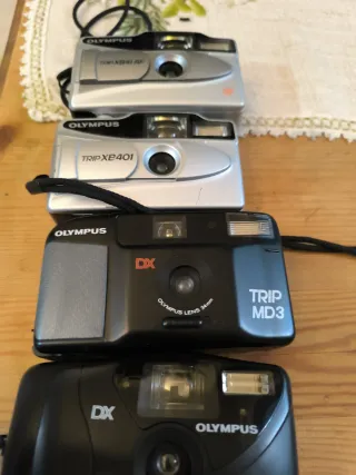 Lotto di 5 fotocamere Olympus per ricambi