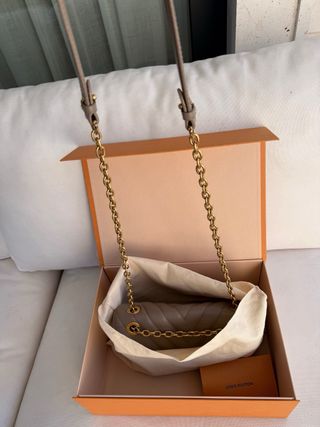 Louis Vuitton Bolso Cadena New Wave Beige/Oro