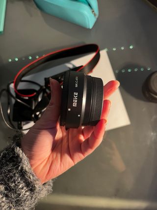 Cámara Canon M10 Híbrida + Accesorios