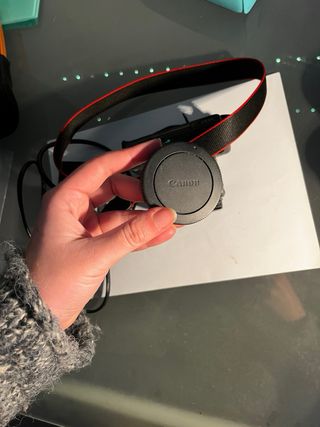 Cámara Canon M10 Híbrida + Accesorios