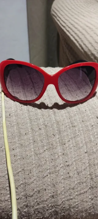 Gafas de sol Dolce & Gabbana rojas y negras