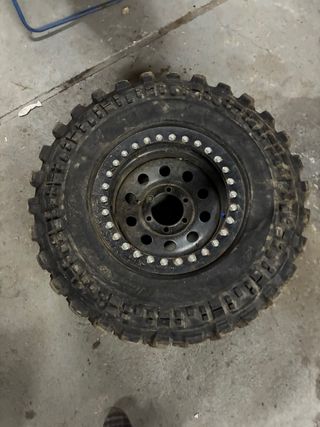 Neumáticos 33 y Llantas Beadlock