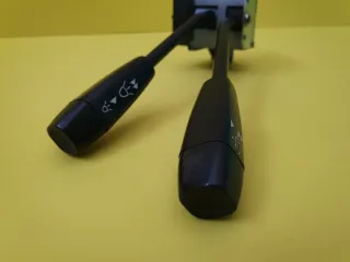 Ford Fiesta 1 serie leva devioluce devio guida 77F