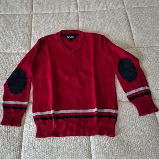 Set Brums: maglioncino rosso e camicia jeans