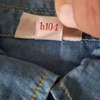 Set Brums: maglioncino rosso e camicia jeans