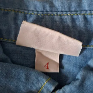 Set Brums: maglioncino rosso e camicia jeans