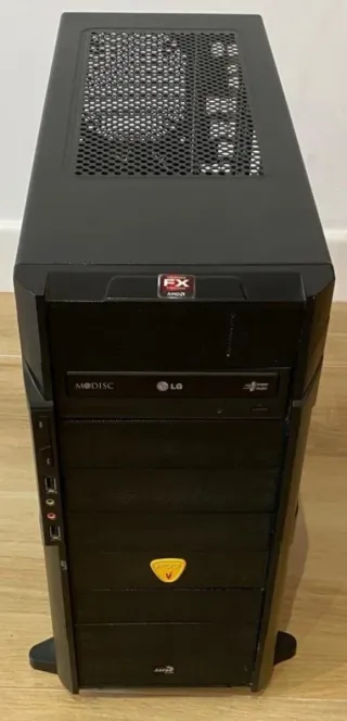 Caja Torre Aerocool VS-9.