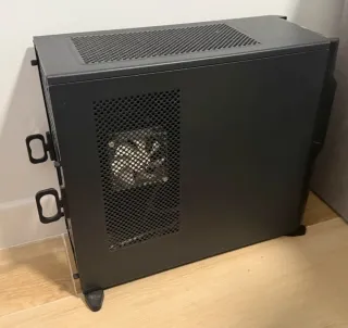 Caja Torre Aerocool VS-9.