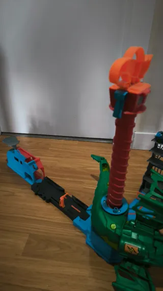 Hot Wheels Air Attack Dragon Motor