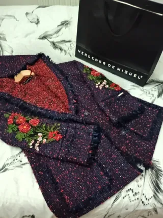 Chaqueta M de Miguel Talla M, pedrería ambas.manga