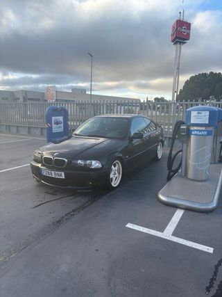 BMW E46 coupe ( solo acepto cambio por 4x4).