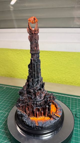 Torre Barad-Dûr Pintada