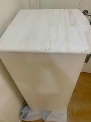 Cómoda infantil madera blanca y tiradores turquesa