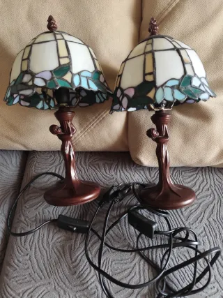 Juego 2 lamparitas mesita Tiffany cristal y metal