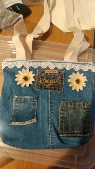Bolso tejano hecho a mano con flores