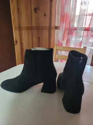 Botines negros de ante