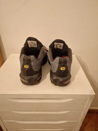 Nike TN Air Gris y Naranja