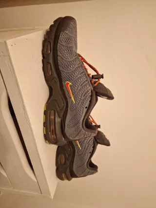 Nike TN Air Gris y Naranja