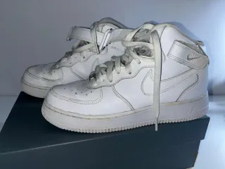 Nike Air Force 1 Mid Blancas