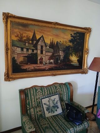 Mesa consola y sillas de madera tallada