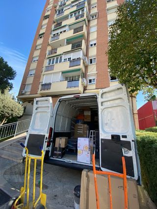 Trasporte y mudanza económico