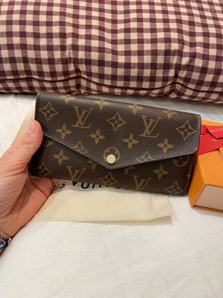 Cartera Louis Vuitton Sarah Monogram