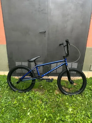 Bicicleta BMX Wethepeople Negra